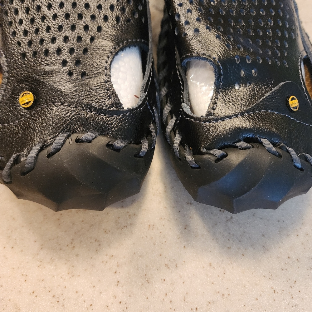 SH1 -Clohoo Men's Sandals Are Comfortable, Durable and Hand-stitched - Picture 7 of 8